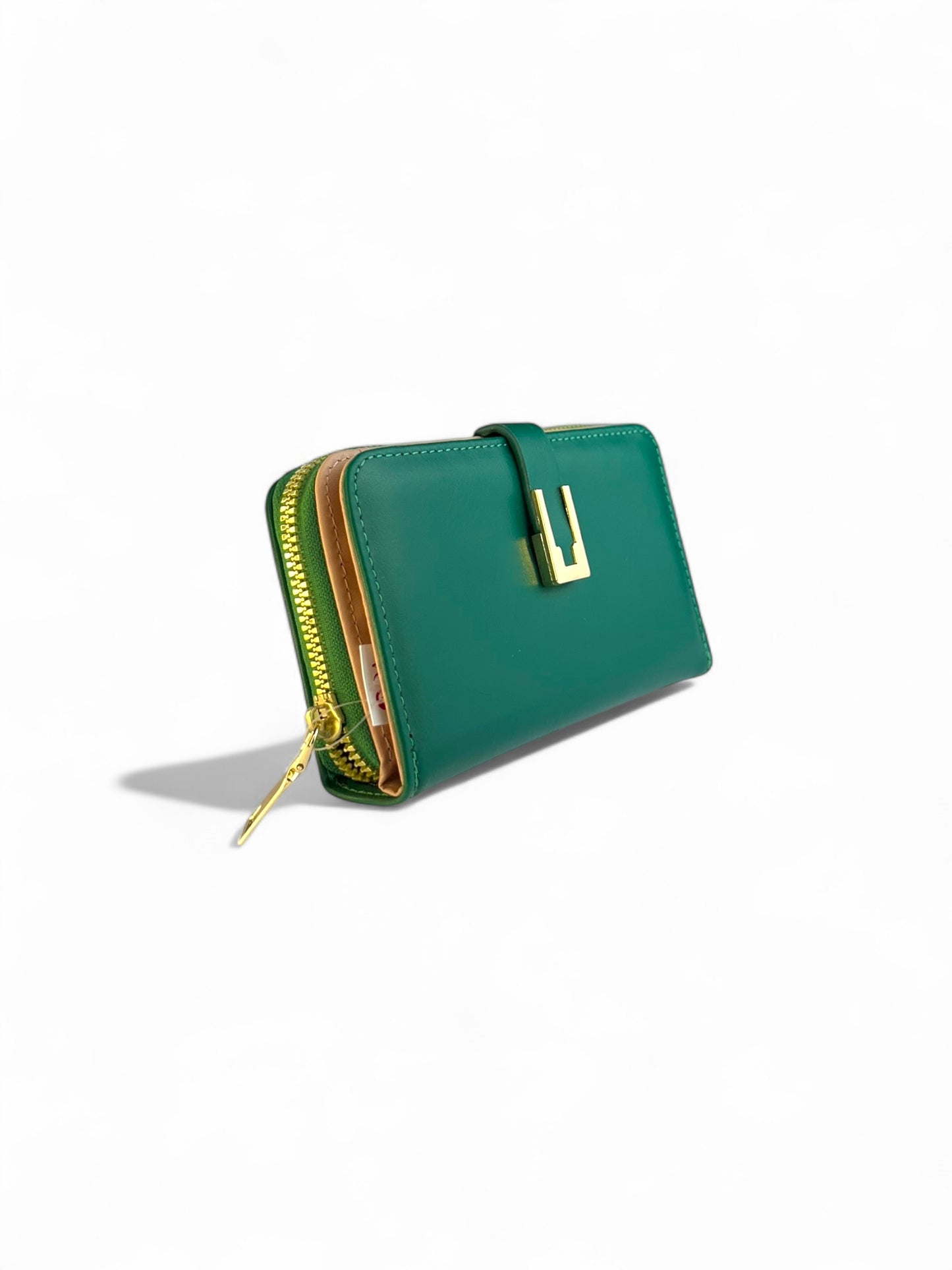 Cartera de mujer bicolor con cierre, aplique Moderno y organización interna.