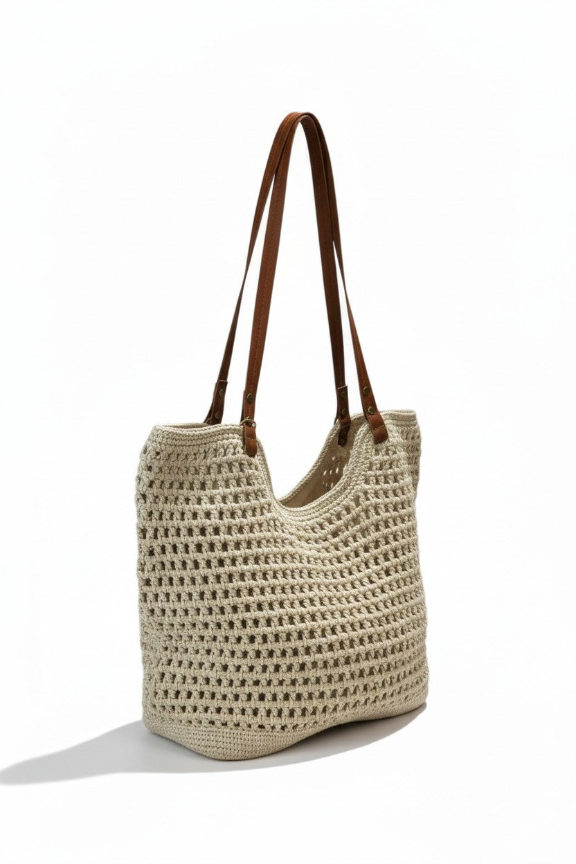 Bolsa de hombro tote crochet calada beige con correas de cuero café y herrajes dorados – DALALI