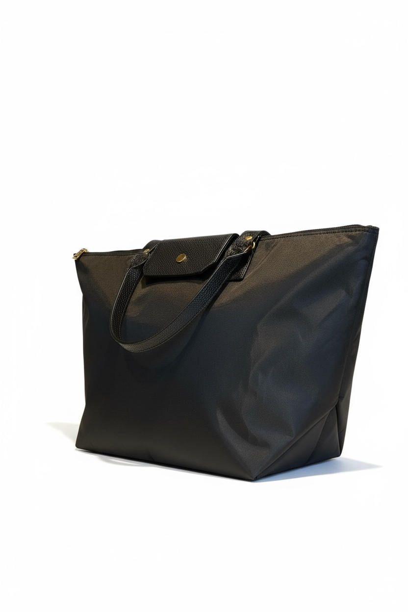 TULUM – Bolso grande  con asas largas y detalle frontal en contraste
