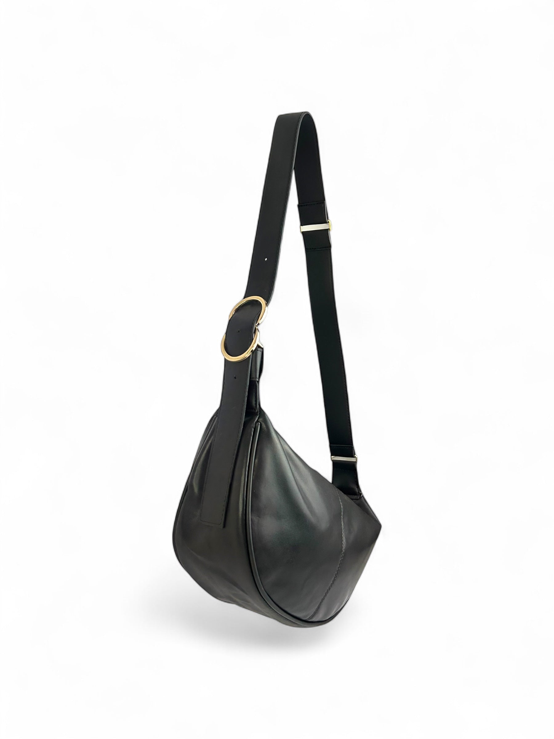 BOLSO HOBO DE MATERIAL TIPO CUERO IDEAL PARA USAR CRUZADO O AL HOMBRO