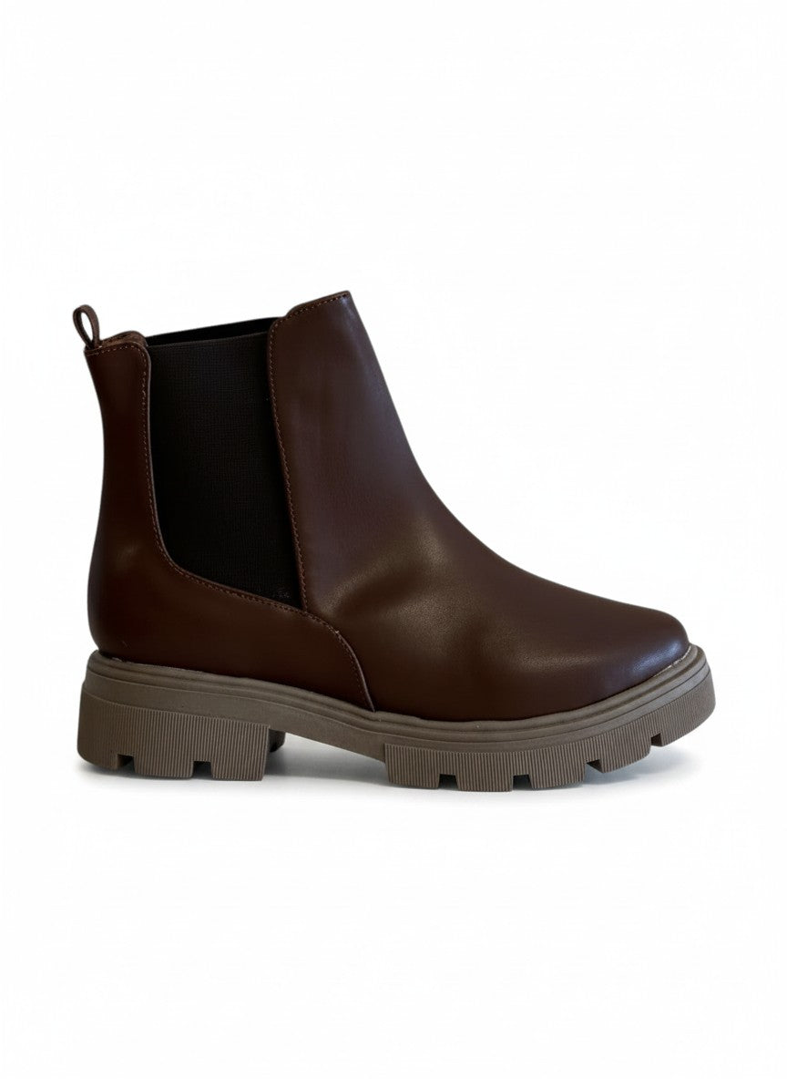 Bota corta tipo botín de piso suela chunky – PANAMÁ