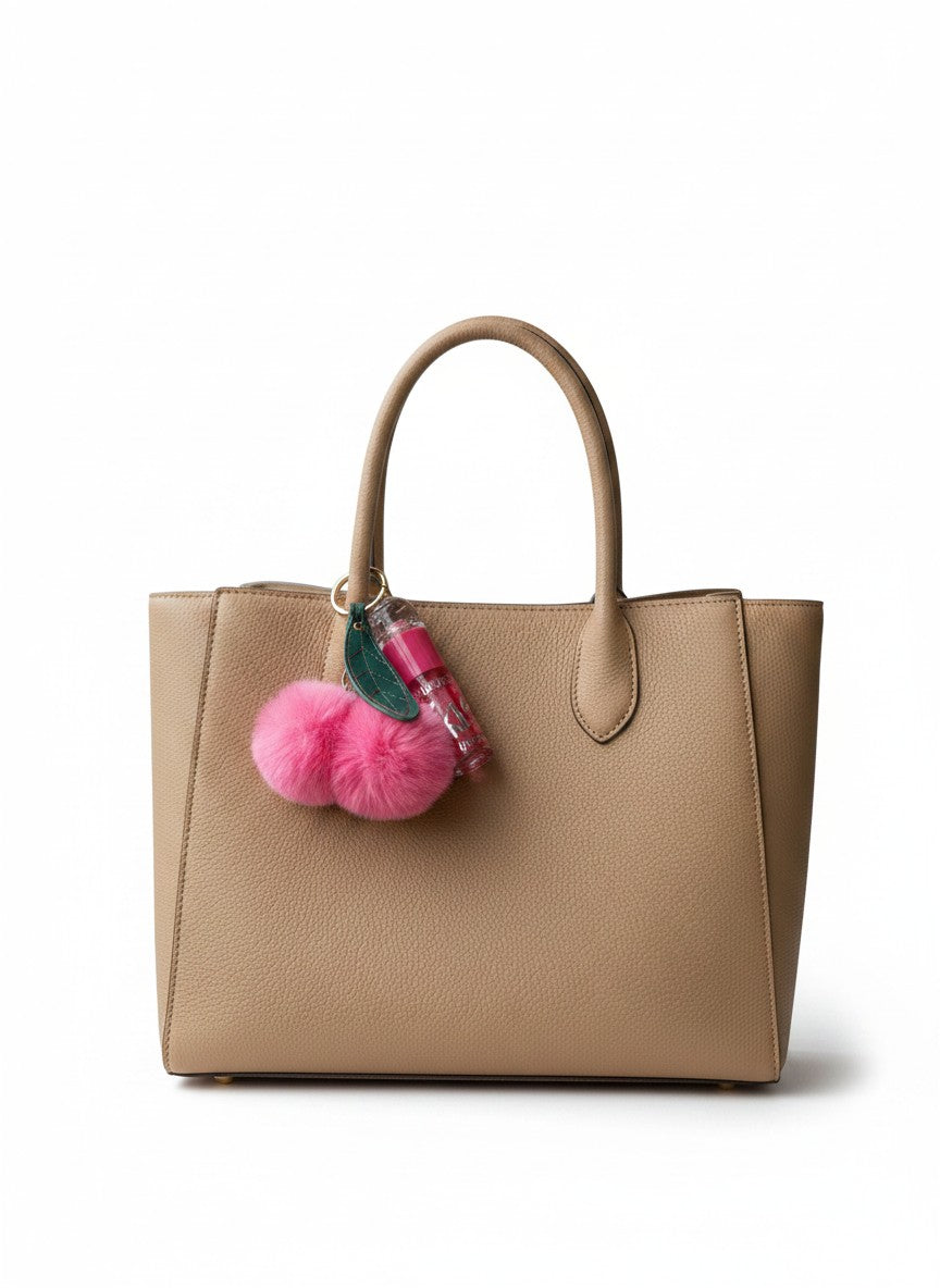 Llavero con pompón y labial para bolsa charm – FRESITA