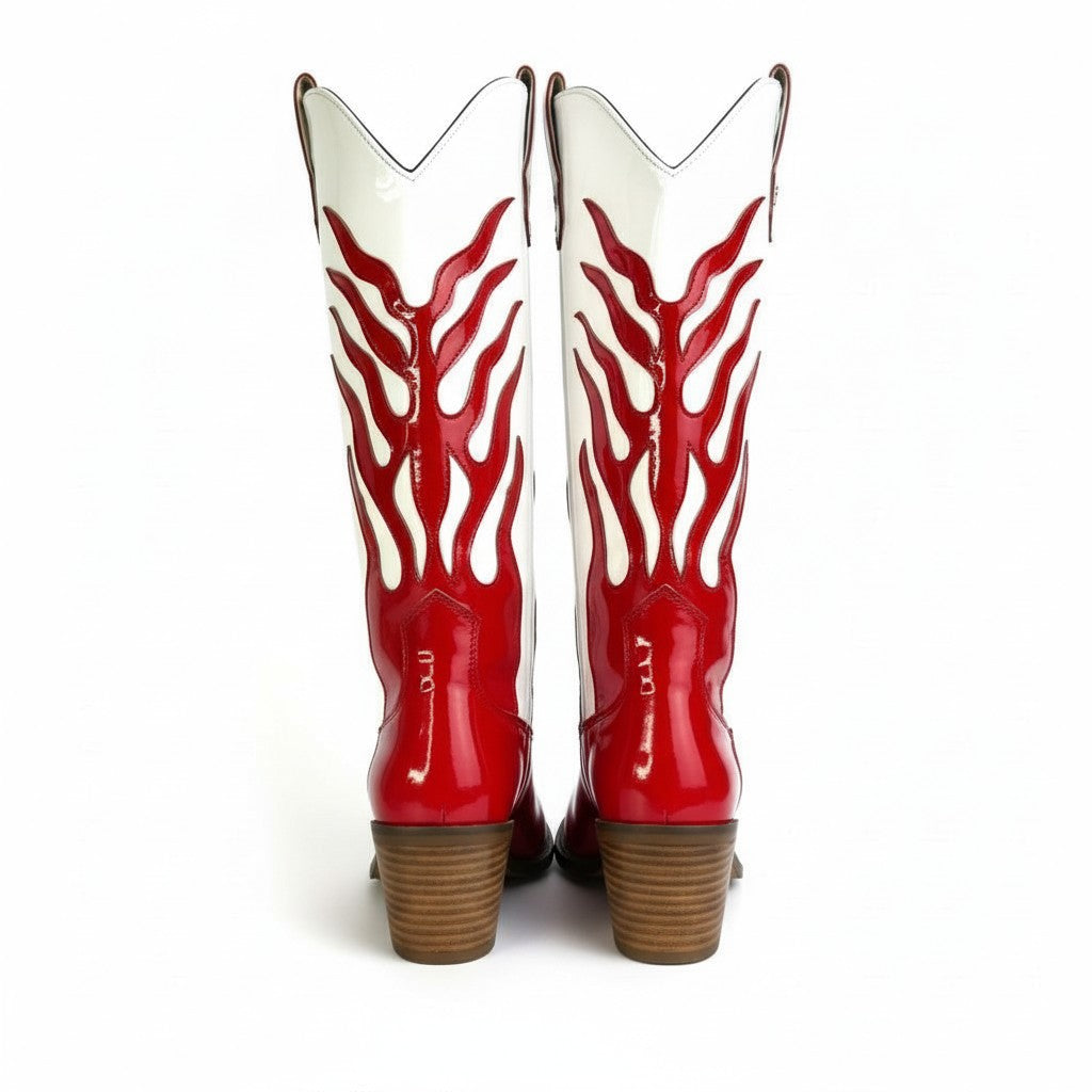 Bota vaquera charol bicolor clay y blanco con bordado llama y tacón bloque 7 cm, marca DALALI, tallas 23 a 26