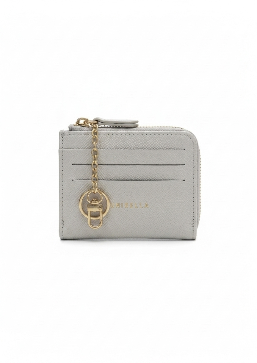 Tarjetero monedero blanco tipo saffiano con zipper y cadena dorada llavero, marca DALALI