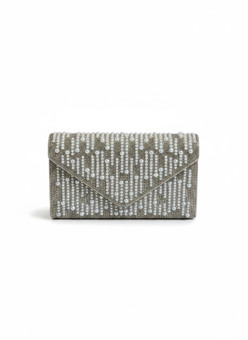 Clutch sobre plateado con pedreria y perlas blancas en patron cascada, cadena desmontable, DALALI