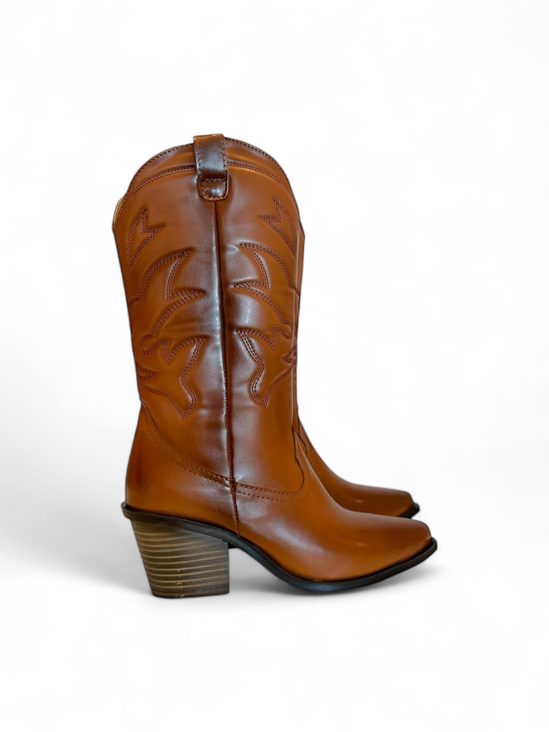 GUANAJUATO – Bota vaquera bordada de caña media con tacón cuadrado 6 cm