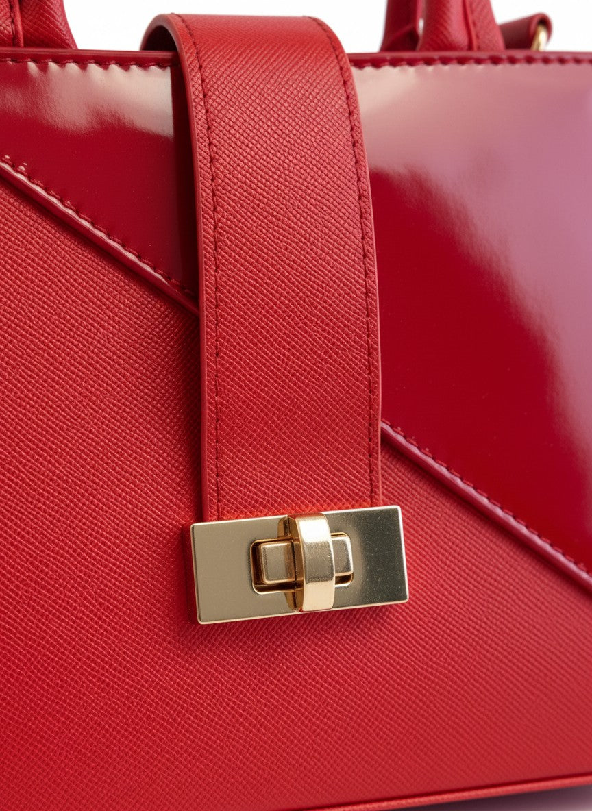 Bolso mini rojo geométrico con broche dorado – GRANADA