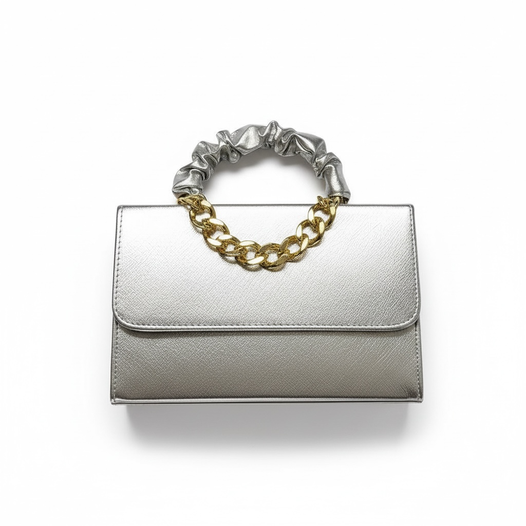 LUNA — Bolso de Mano Metalizado con Asa Scrunchie y Cadena