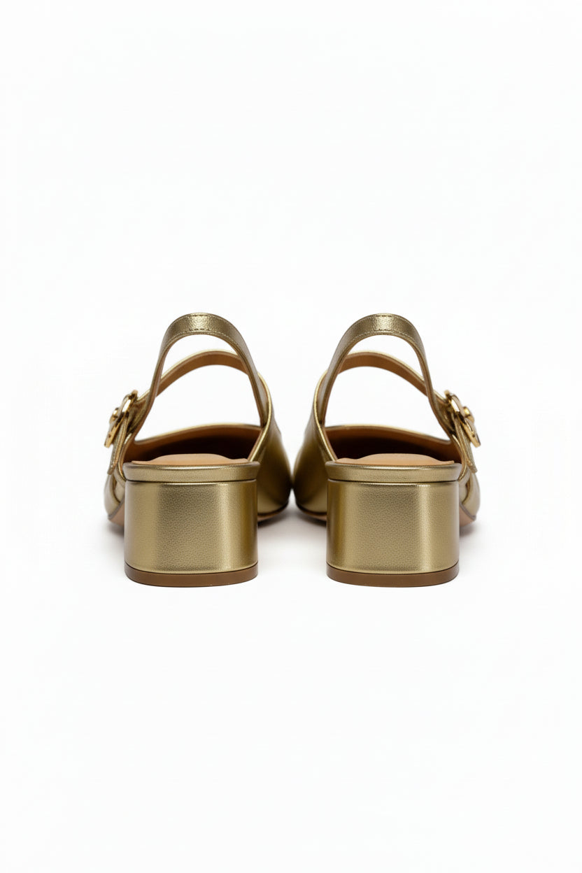 Zapatilla slingback plateada con tira cruzada, tacón bloque 4 cm y punta cuadrada, marca DALALI, tallas 23 a 26