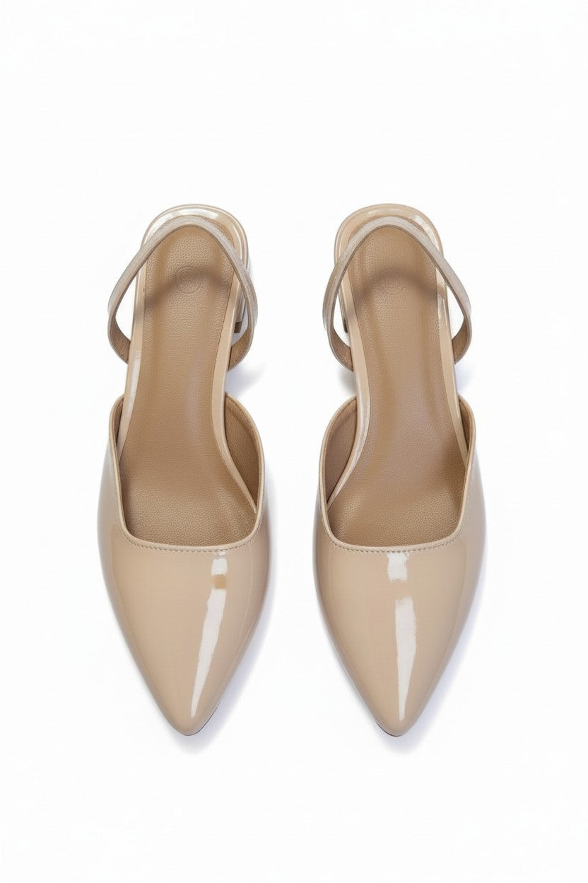 Flat slingback charol blanco punta fina con tacón curvo bajo 2 cm, marca DALALI, tallas 23 a 26