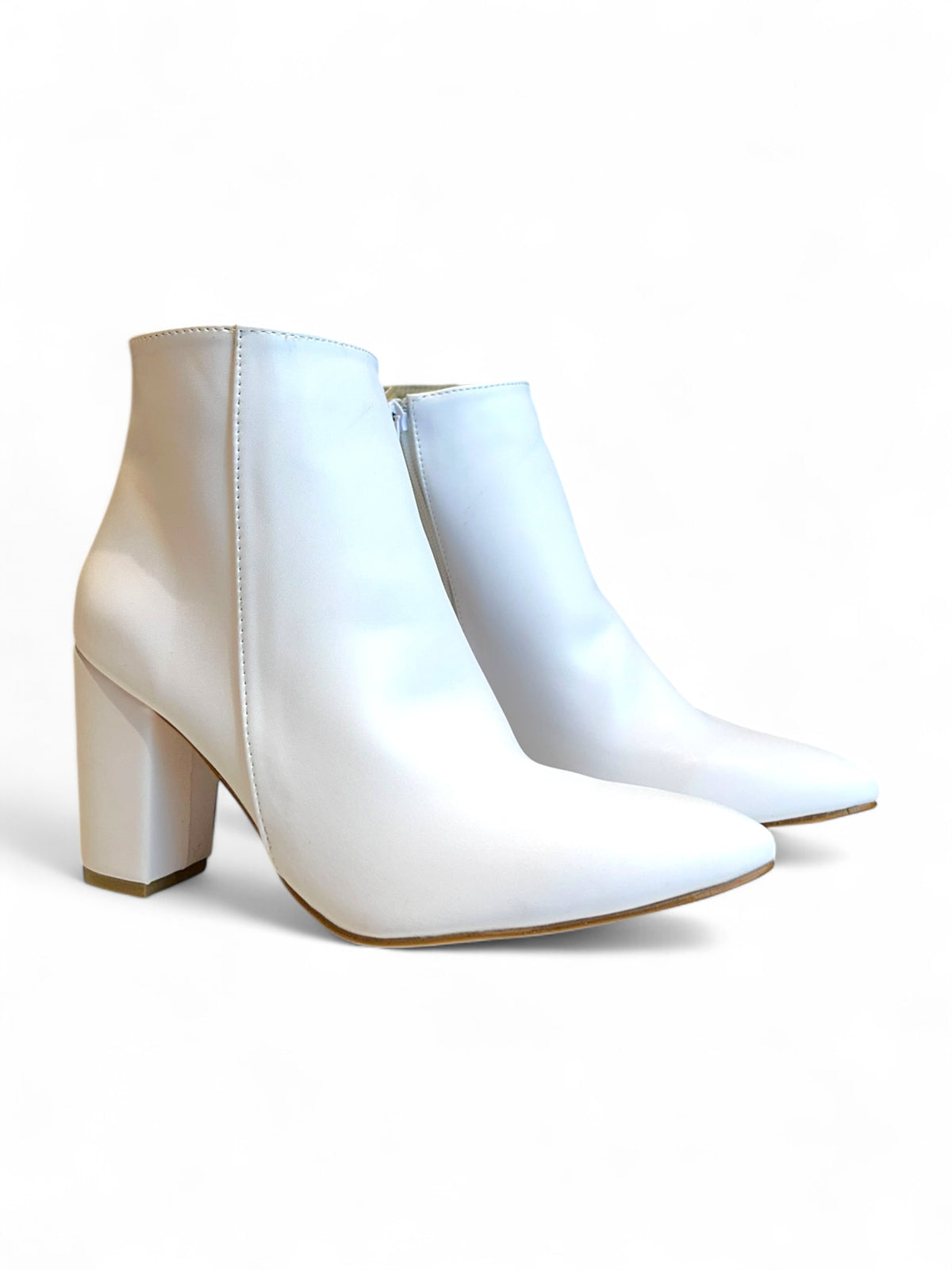 LUNA – Botín blanco de punta fina con tacón bloque