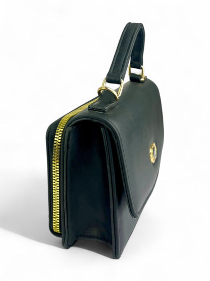Bolso tipo cartera mate liso con correa larga y monederos