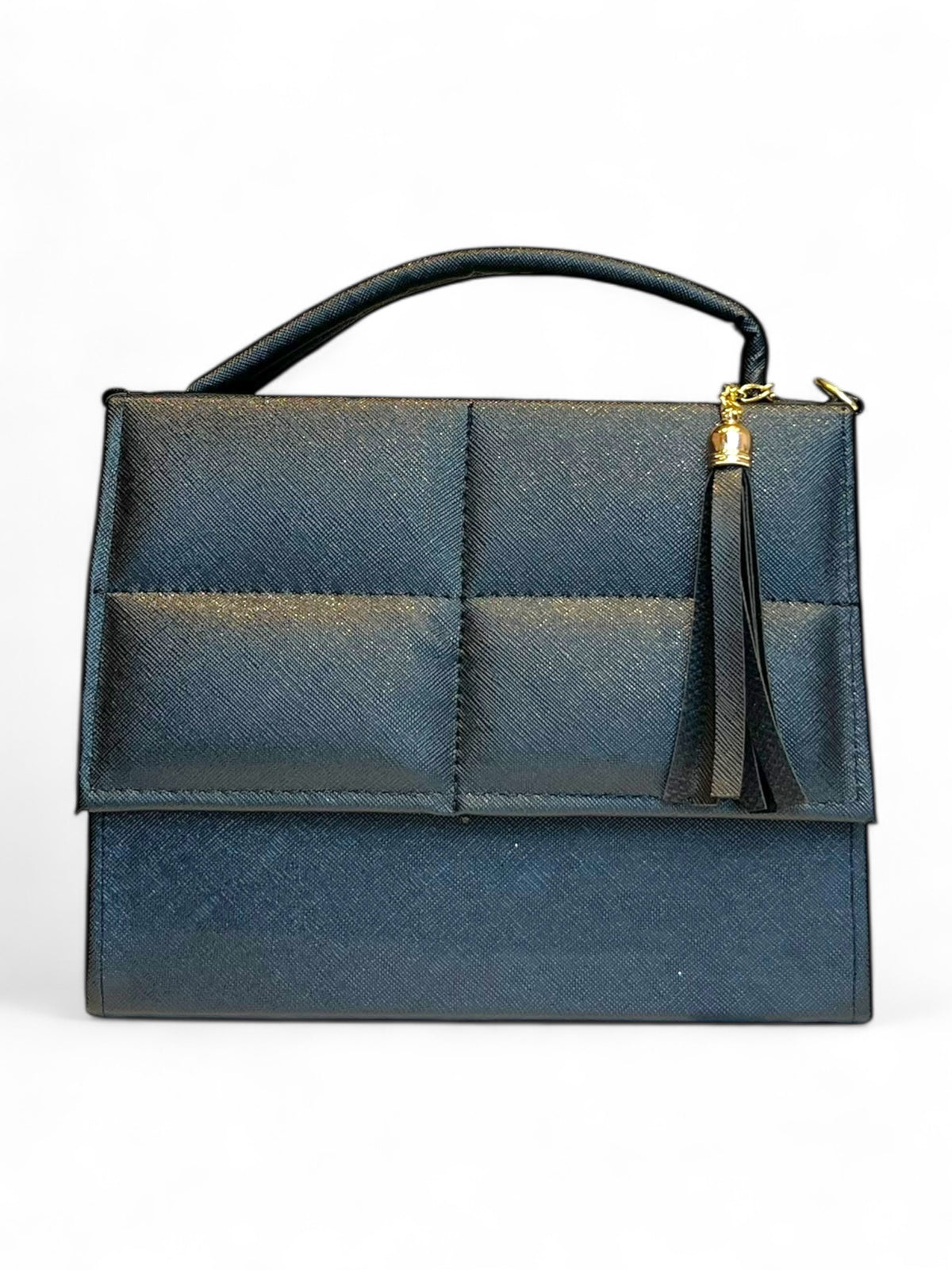 MILÁN – Bolso mini  de diseño acolchado estilo elegante con borla decorativa.