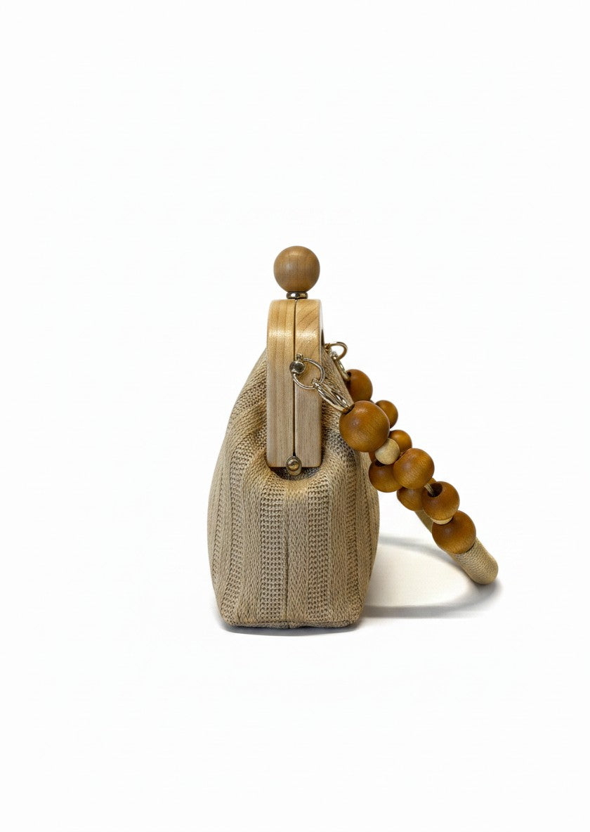 Bolsa mini con marco de madera y asa de cuentas artesanal - OAXACA