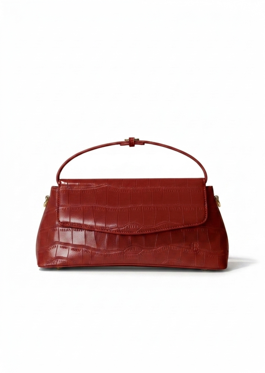 Bolsa tipo croc rojo con solapa magnetica, asa de mano y herrajes dorados, marca DALALI