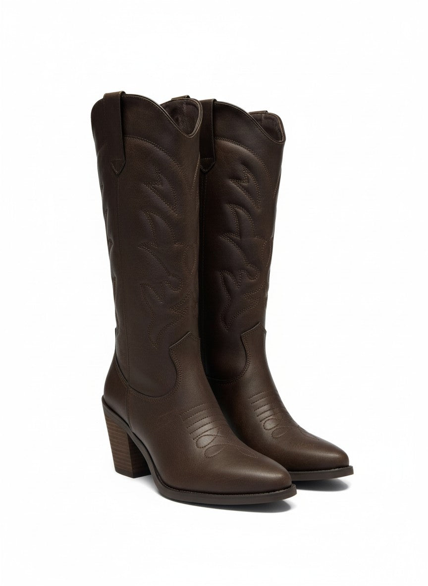 Bota vaquera chocolate caña alta con tacón bloque 7 cm y cierre lateral, marca DALALI, tallas 23 a 26