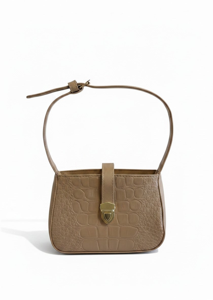 Bolsa de hombro mini beige textura cocodrilo con cierre push-lock dorado, marca DALALI, 20x14x9.5 cm