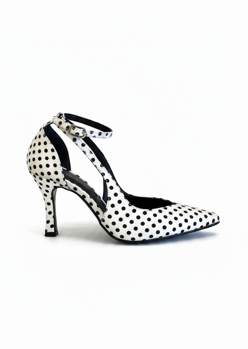 Zapatilla de tacón aguja polka dots balnco con negro,  correa al tobillo y punta fina — DALALI 