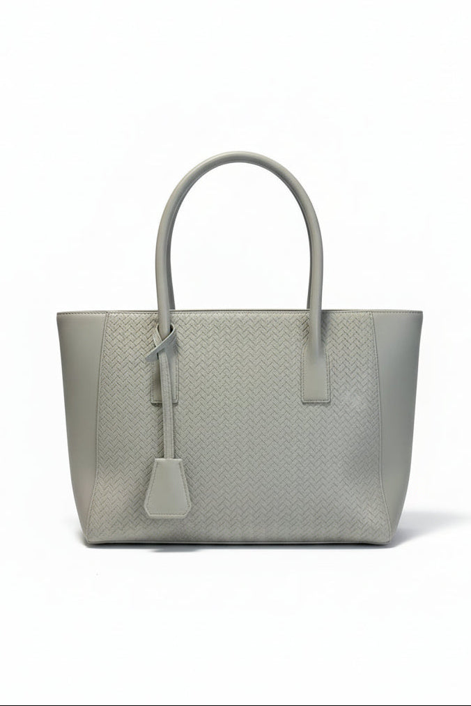AUREA – Bolso grande tipo tote negro para uso diario
