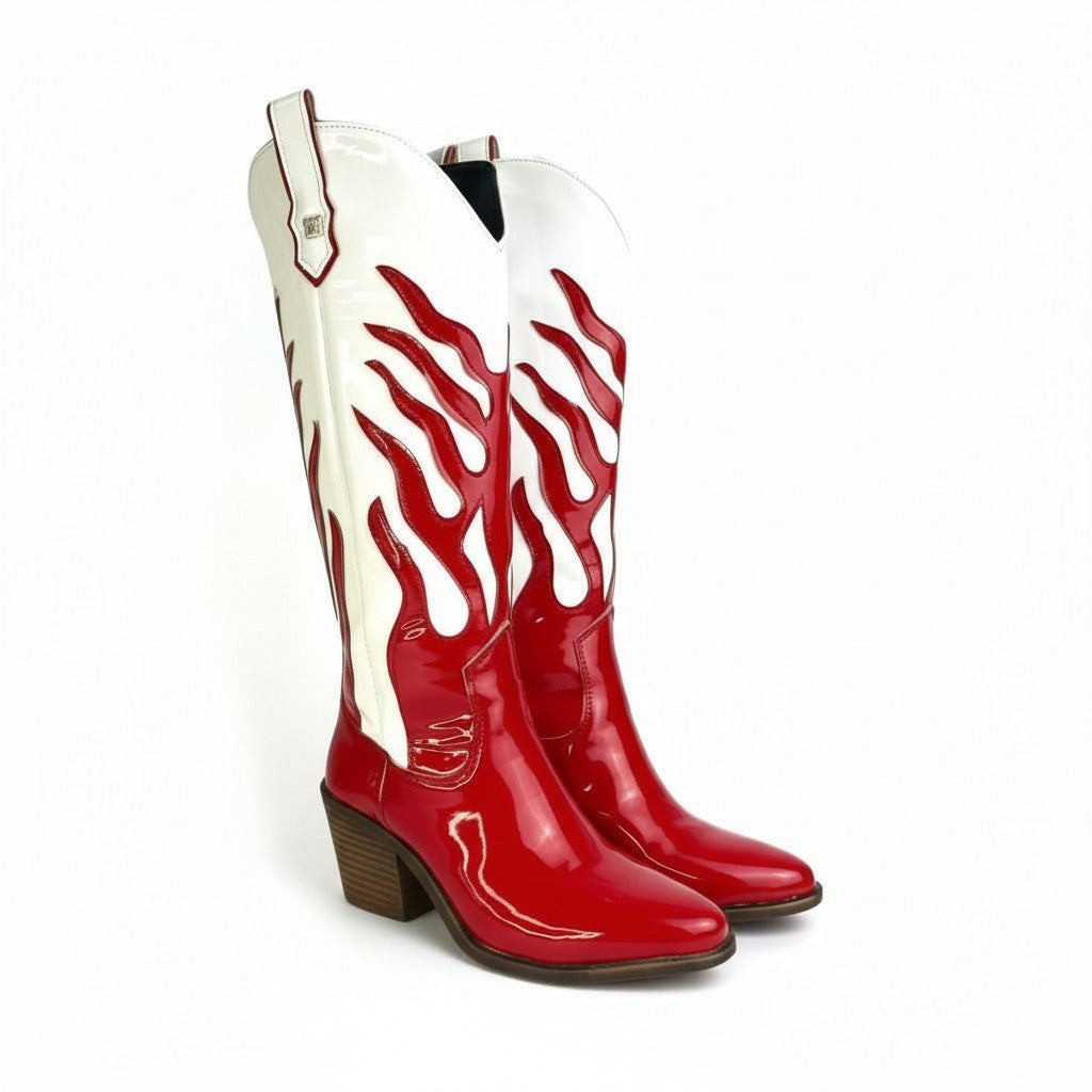 COLORADA – Bota vaquera de charol con diseño de llamas y tacón