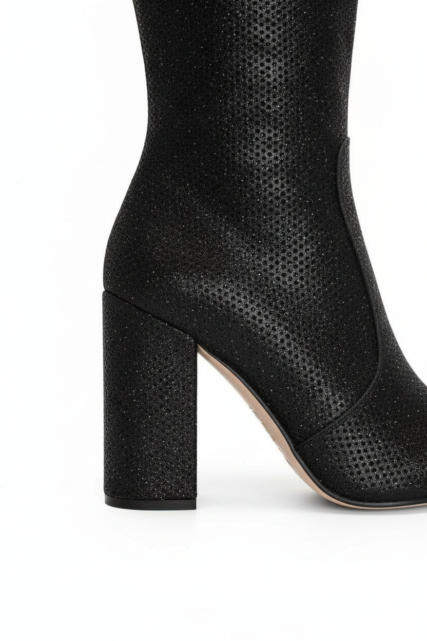 GALA - Bota negra alta a la rodilla de diseño brillosa  y tacón cuadrado